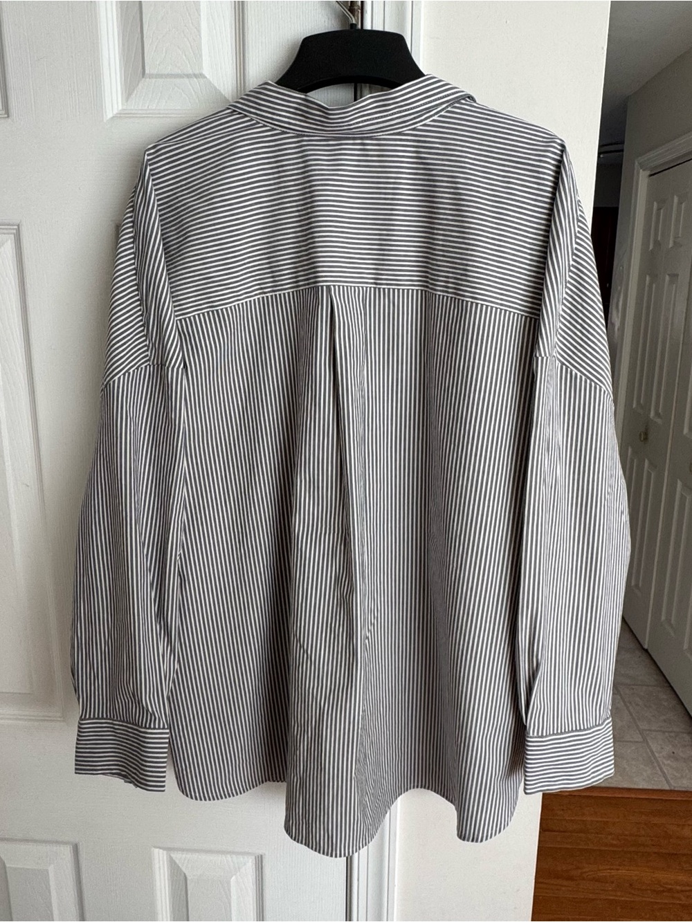 Terra & Sky Women's Plus Size 2X (20W-22W) Oversized Boyfriend Button Down Shirt - Picture 4 of 14